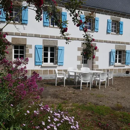 711- Spacieuse Ferme Bretonne Tatil Evi Beuzec-Cap-Sizun